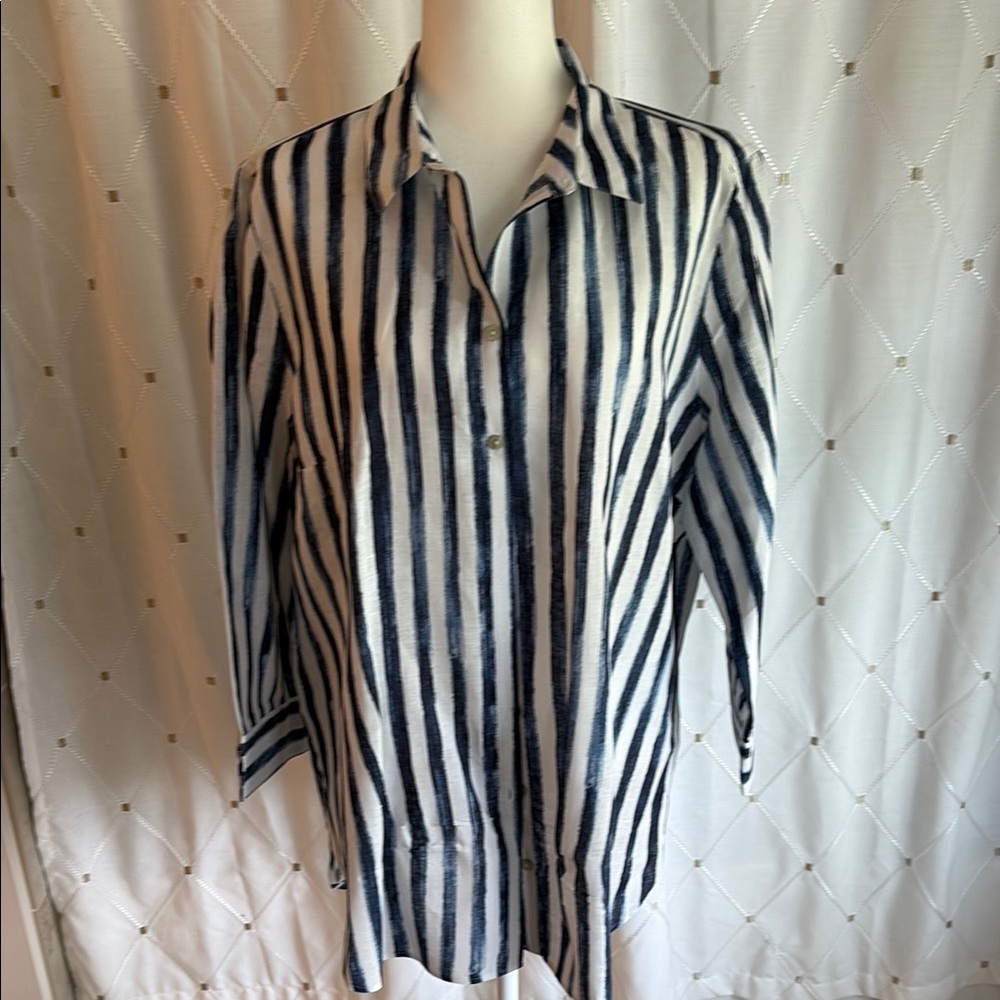 CHICOS LINEN Striped Blue and White button down top - Picture 2 of 7